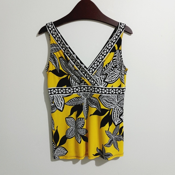 **Sold**CACHE | medium sleevless top - Picture 4 of 7